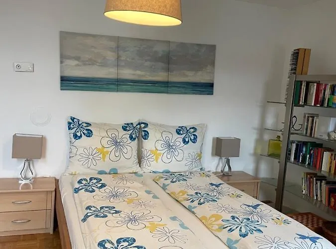 格拉茨施瓦尔贝酒店 *